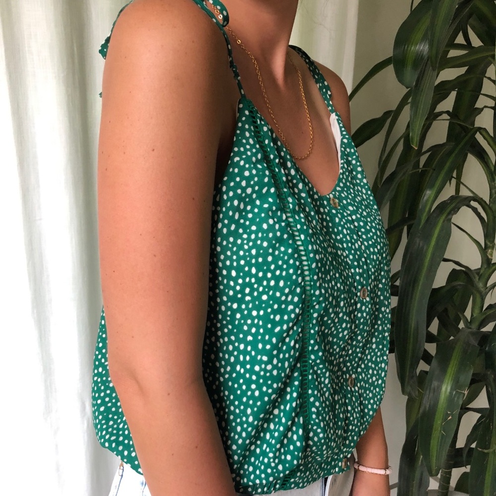 TANK TOP / BLOUSE